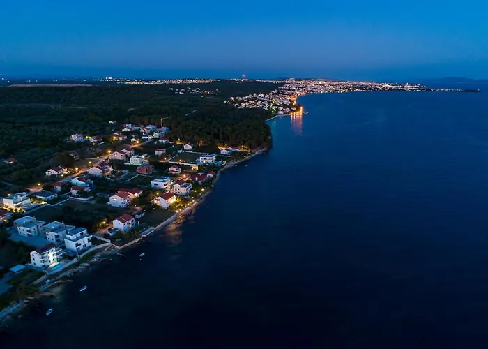 Apartments With Parking Space Kozino, Zadar - 678 * Petrcane